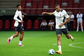 雷速体育:英超:埃弗顿4比0大胜狼队.